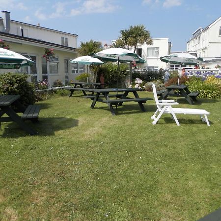 Wayside Cheer Hotel Castel Zewnętrze zdjęcie
