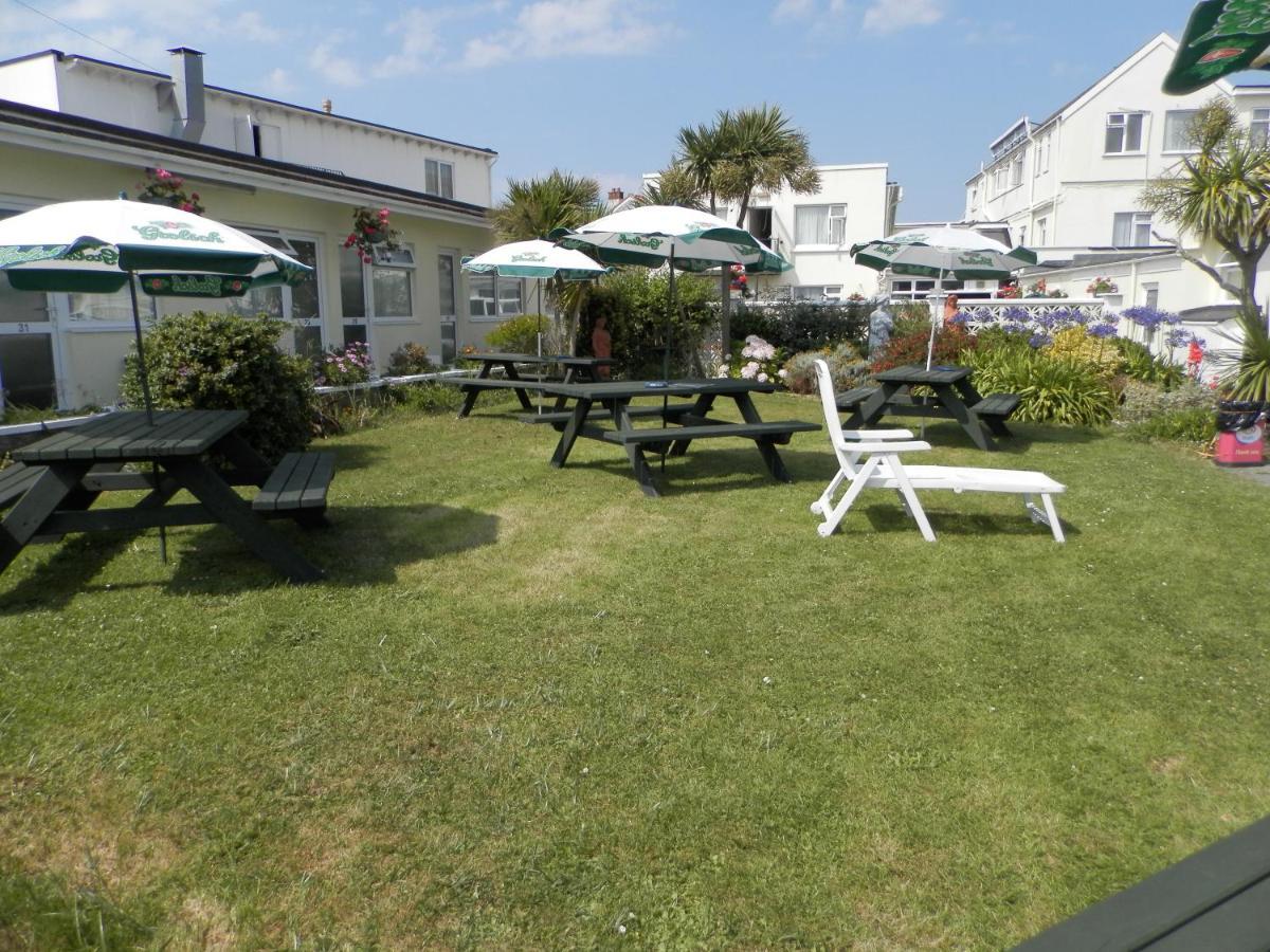 Wayside Cheer Hotel Castel Zewnętrze zdjęcie