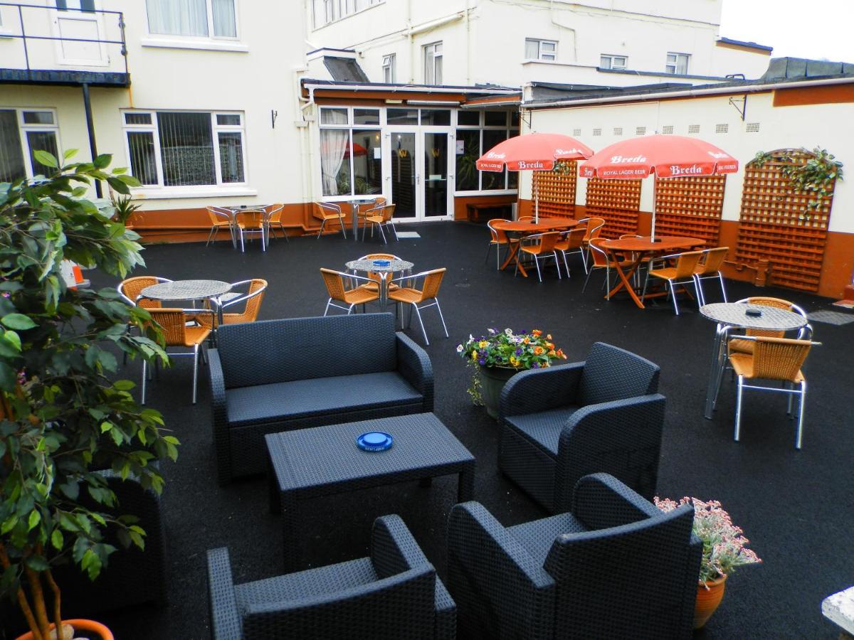 Wayside Cheer Hotel Castel Zewnętrze zdjęcie
